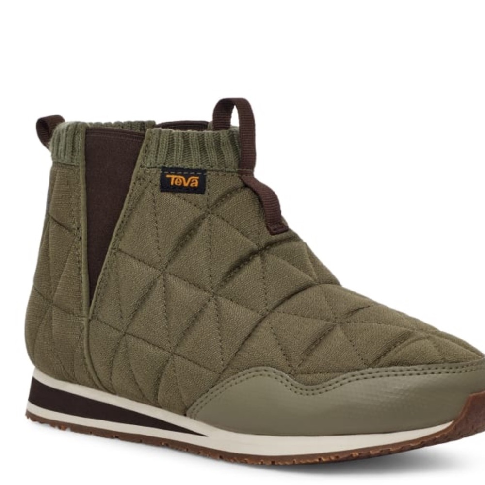 Teva Reember olive booties, New, size 9 (40)